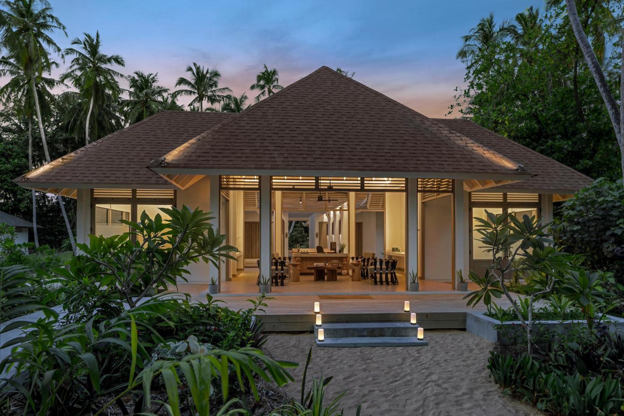 Avani Plus Fares Maldives Resort - 50 Percent Off On Seaplane Transfer For Minimum Stay Of 3 Nights And More For Stays Until 31 October 2025 Kendhoo ภายนอก รูปภาพ