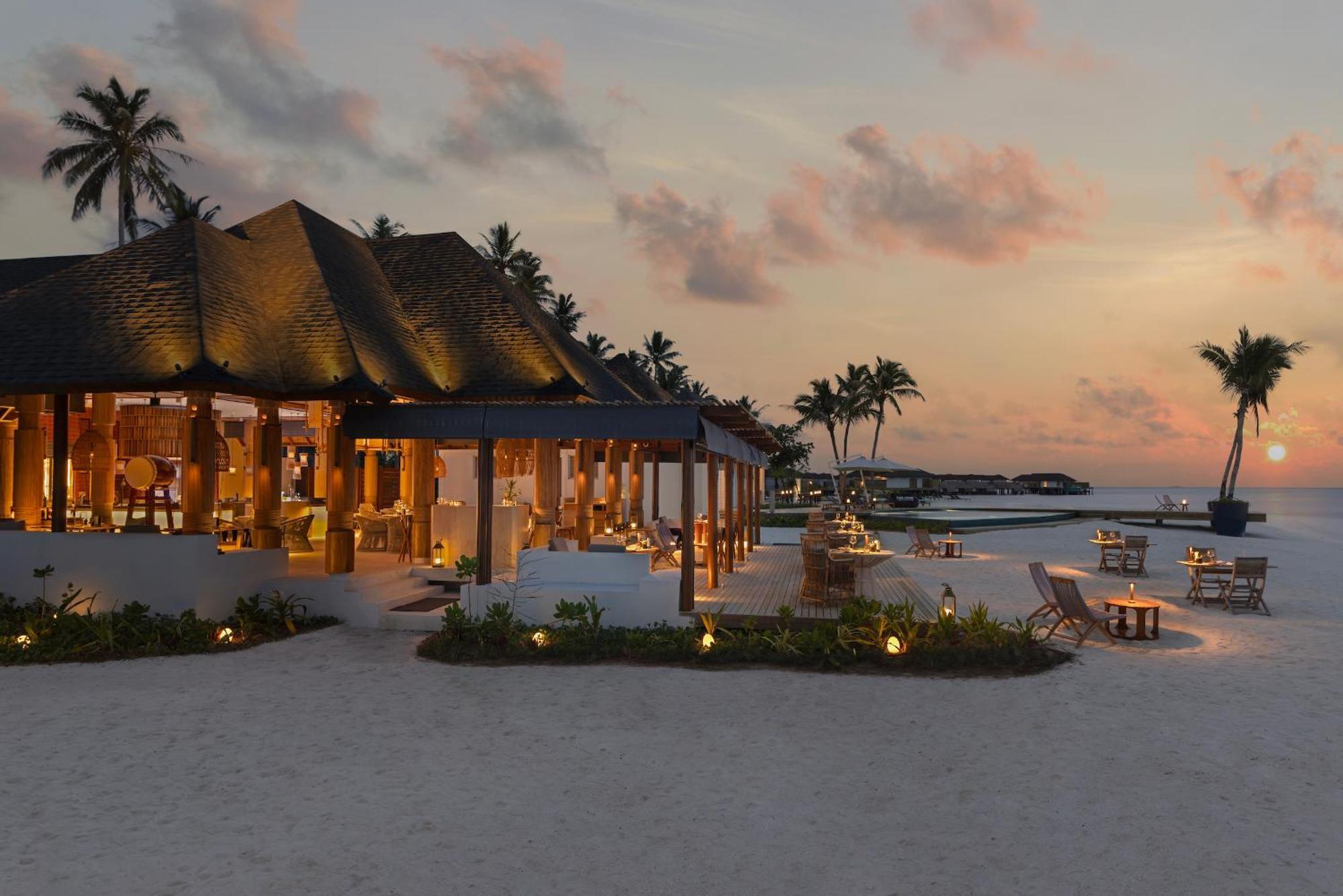 Avani Plus Fares Maldives Resort - 50 Percent Off On Seaplane Transfer For Minimum Stay Of 3 Nights And More For Stays Until 31 October 2025 Kendhoo ภายนอก รูปภาพ