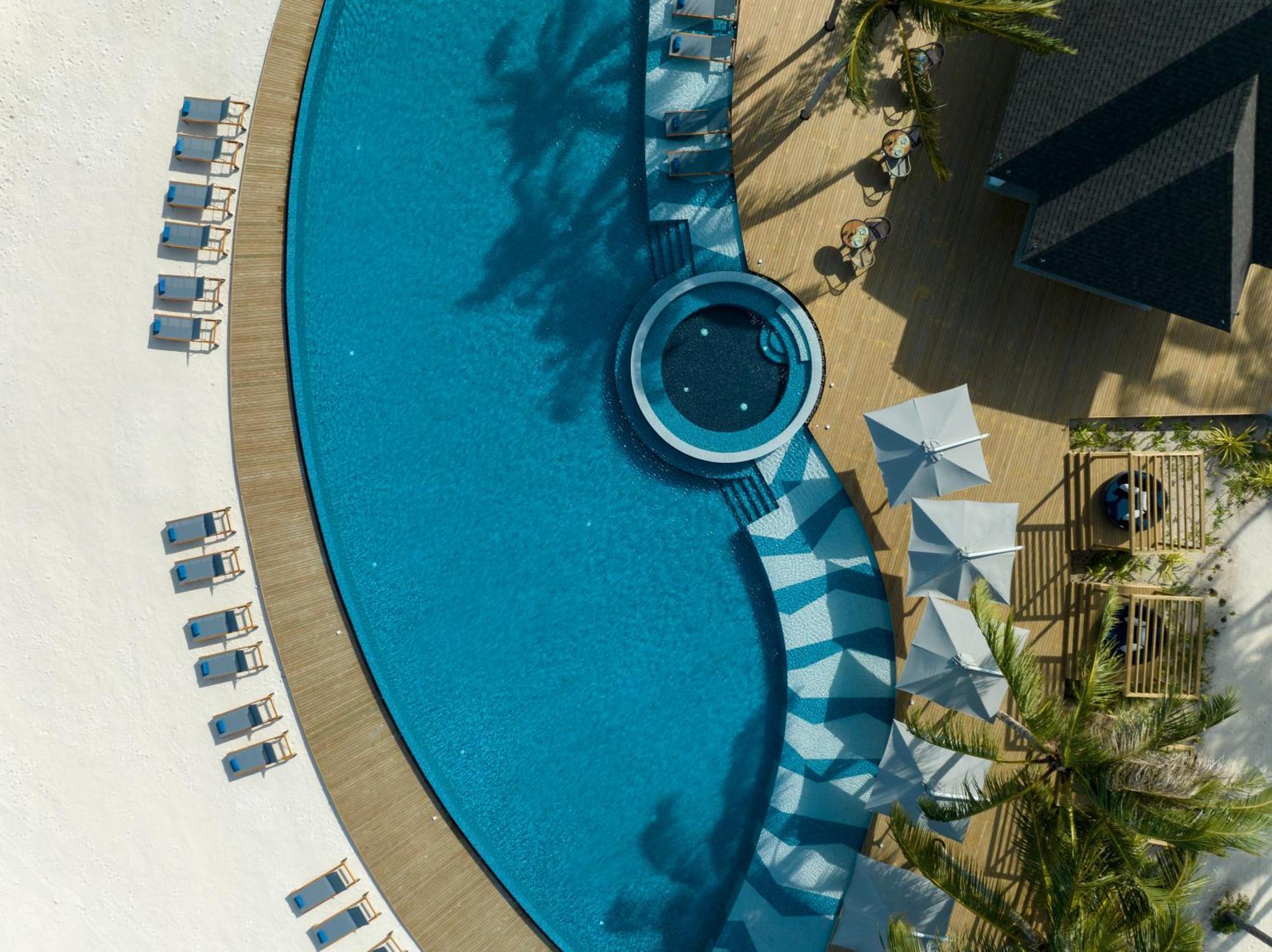 Avani Plus Fares Maldives Resort - 50 Percent Off On Seaplane Transfer For Minimum Stay Of 3 Nights And More For Stays Until 31 October 2025 Kendhoo ภายนอก รูปภาพ